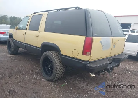 1994 Chevrolet Suburban K1500 z USA, uszkodzony, nr VIN 1GNFK16K7RJ413471